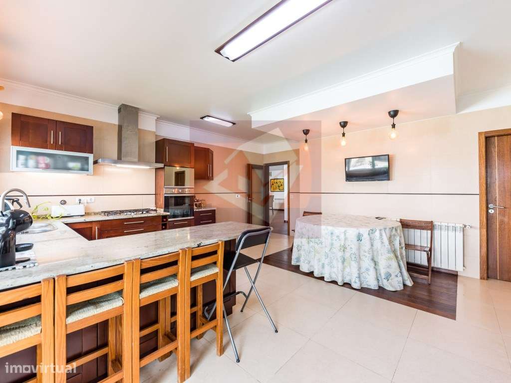 Moradia V5 com piscina em Caneças-6