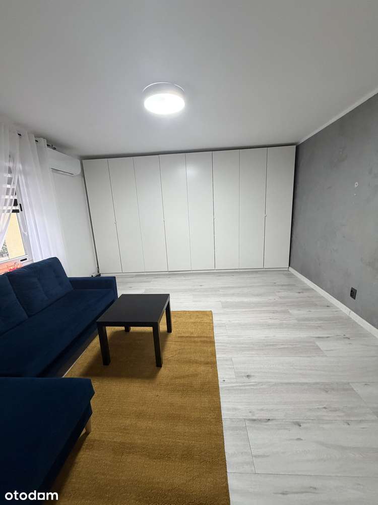 Przytulna, umeblowana kawalerka z miejscem parkingowym i ogrodem - Pełny obrazek: 5/9