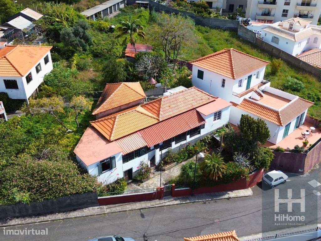 Moradia T5 Para Remodelar No Canico De Baixo Santa Cruz