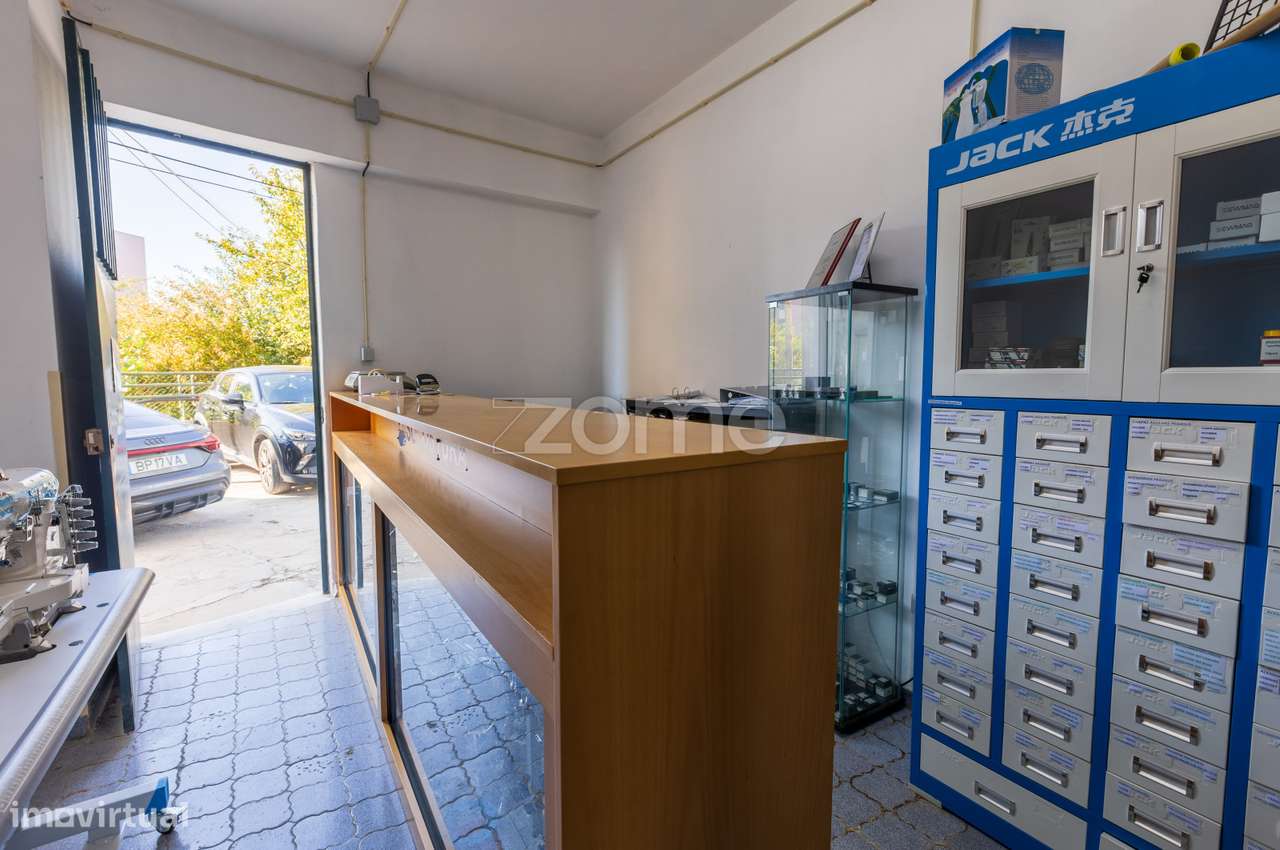 Armazém com 120 m2 em Caldelas, Guimarães - Grande imagem: 1/14