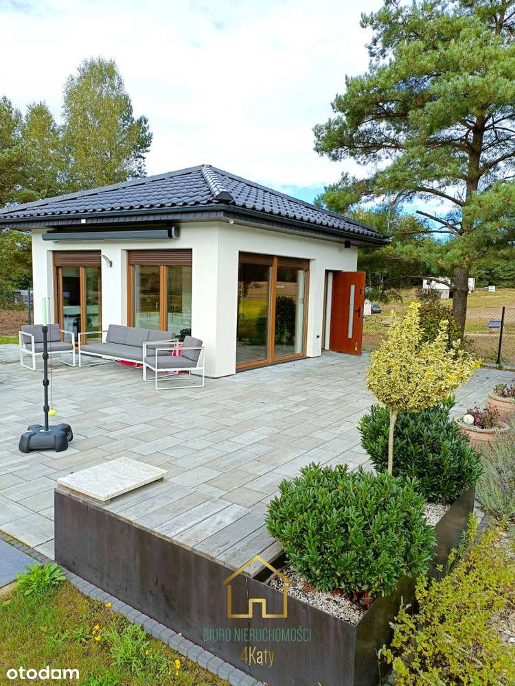 Strzebielino, działka 2034m2 z domkiem całorocznym-1