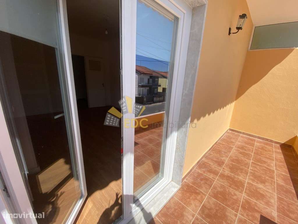 Moradia T3 - Remodelada com 2 frentes no centro de Mem Martins | Nã...-19
