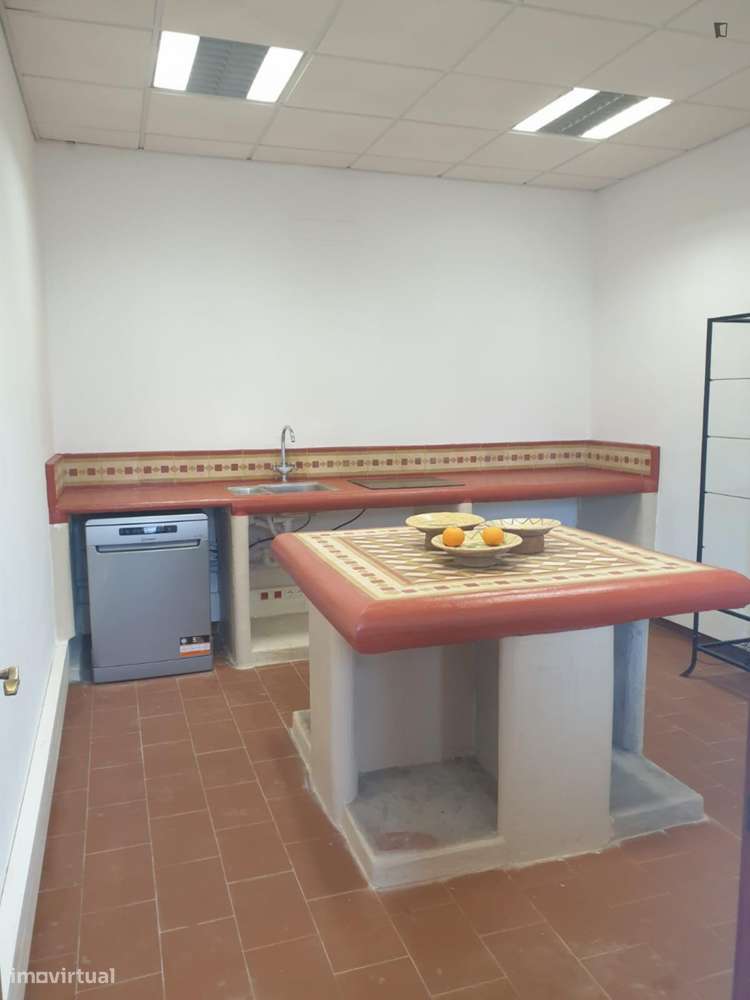 Quarto - localizado em Faro - Grande imagem: 4/8