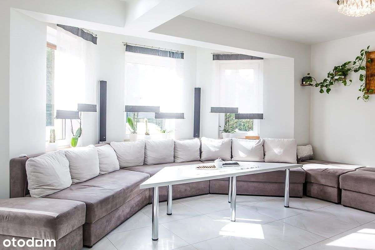 Elegancki Dom z Basenem, Domkiem dla Gości-8