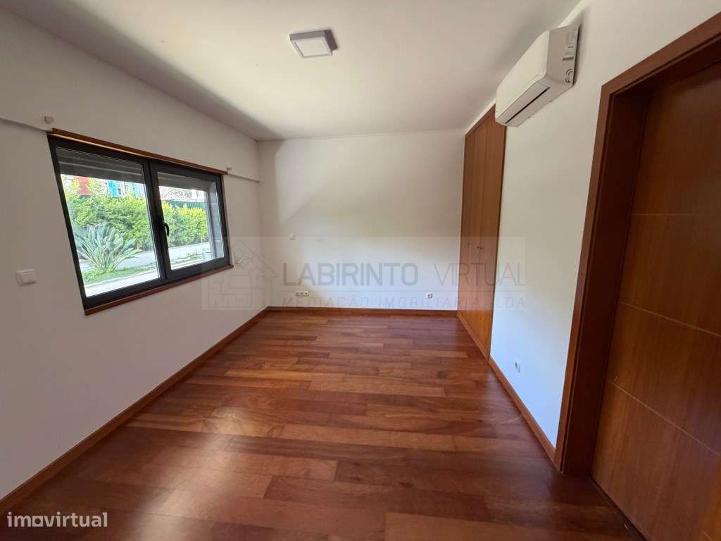 Arrenda-se magnifico T1 próximo do metro de Odivelas - Grande imagem: 3/9