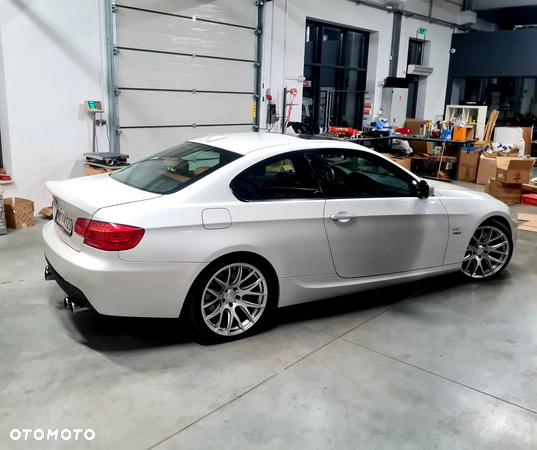 BMW Seria 3 335i xDrive Coupe M Sport Edition - 4