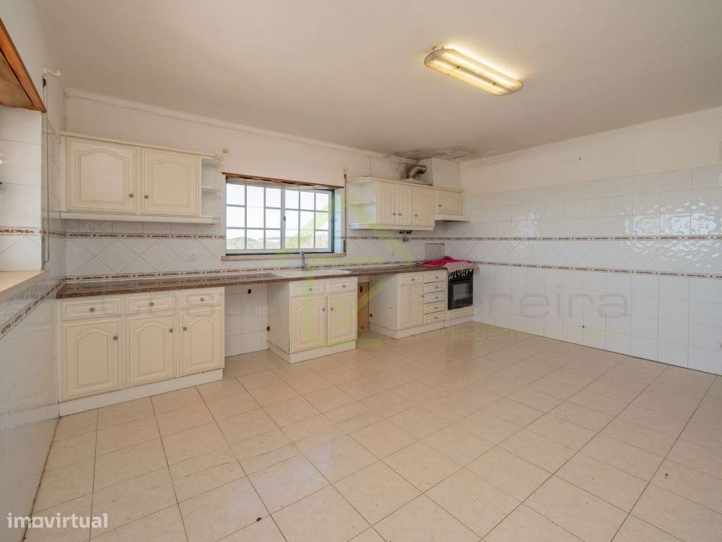 Moradia T2+2 com piscina e vista Mar-7