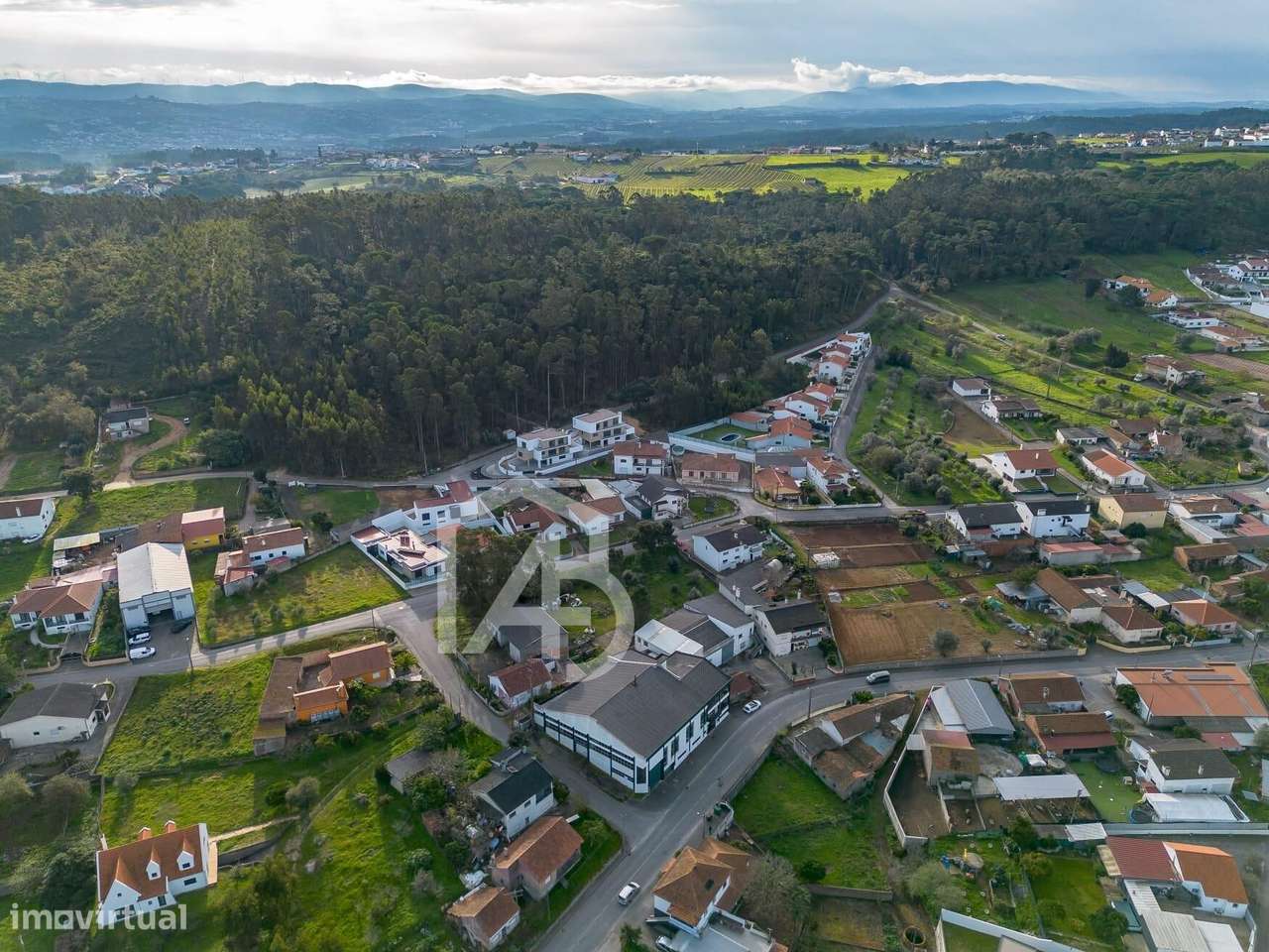 Prédio com potencial de reabilitação – Pernelhas, Leiria-57