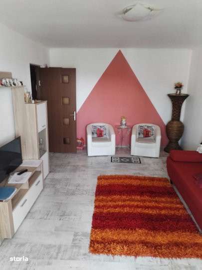 Apartament -3 camere -decomandat-Zona Rahova