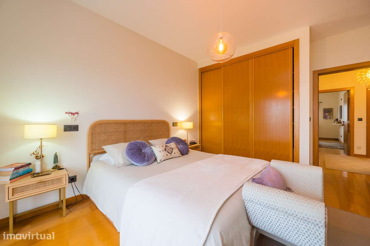 Moradia T-4+1 em Agualva Cacém-51