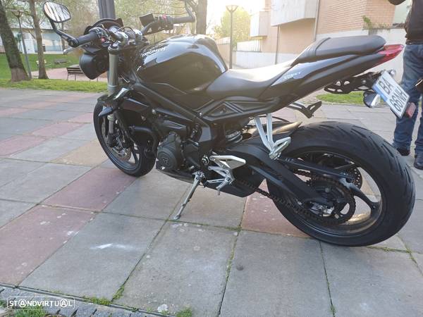 Triumph Street Triple S - 2