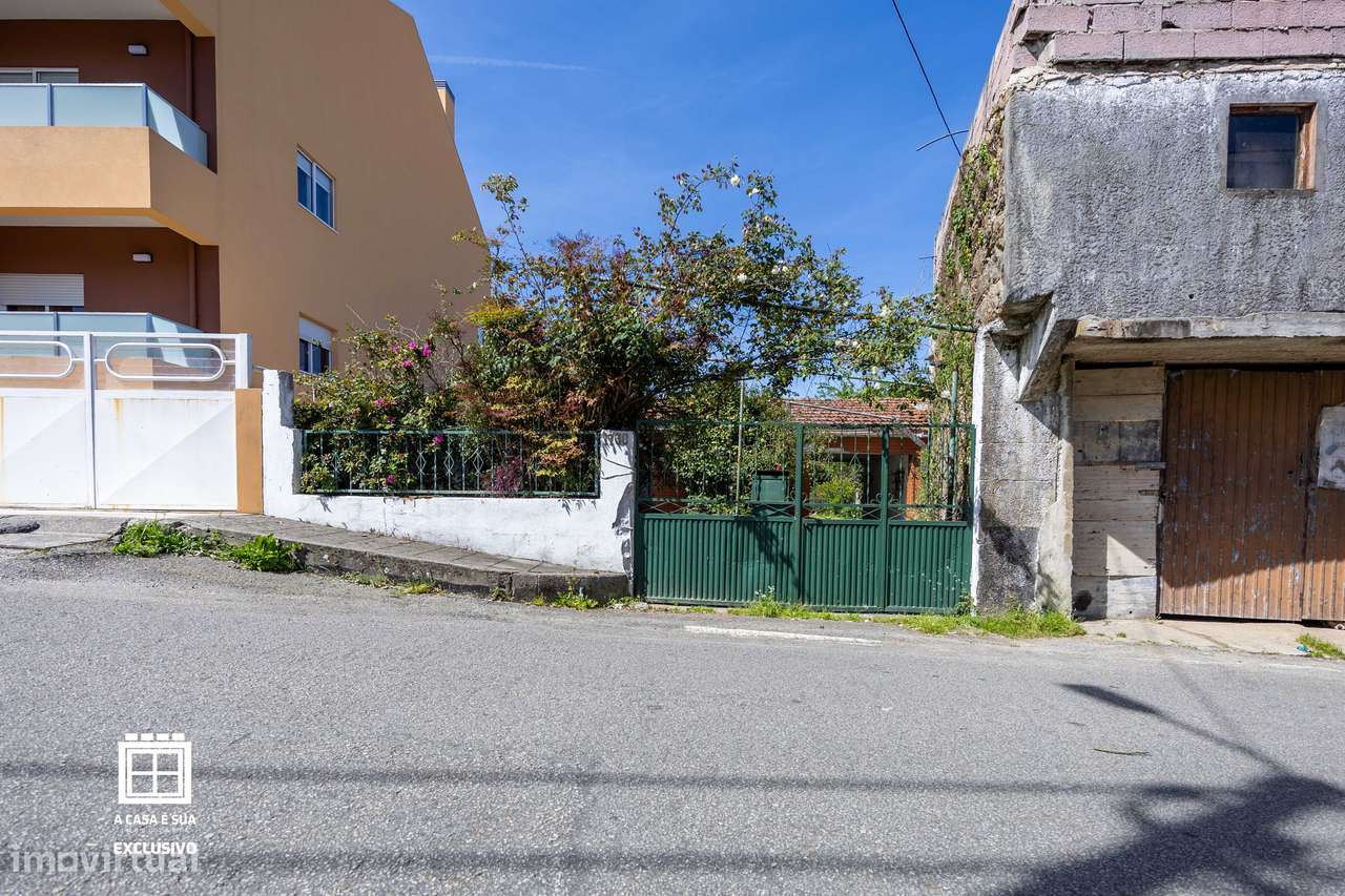 Moradia com duas habitações independentes em Lourosa - Exclusivo-33