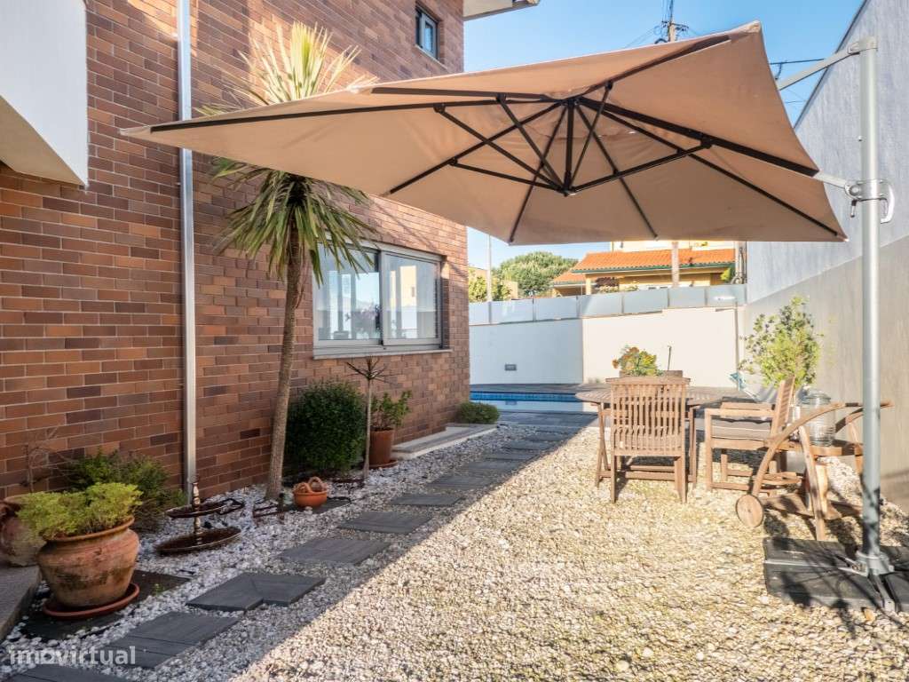 Moradia T6 com piscina em Viana do Castelo-19