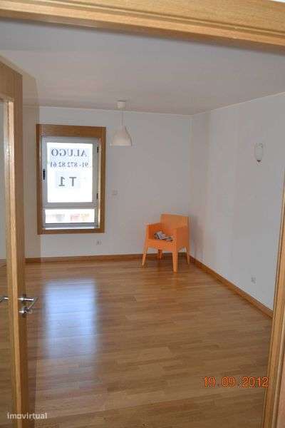 T1 ENORME frente a medicina dentária - paranhos Porto - Grande imagem: 4/12