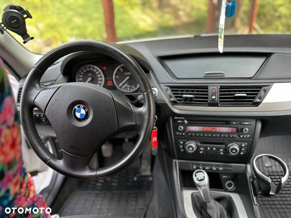 BMW X1 xDrive18d - 14