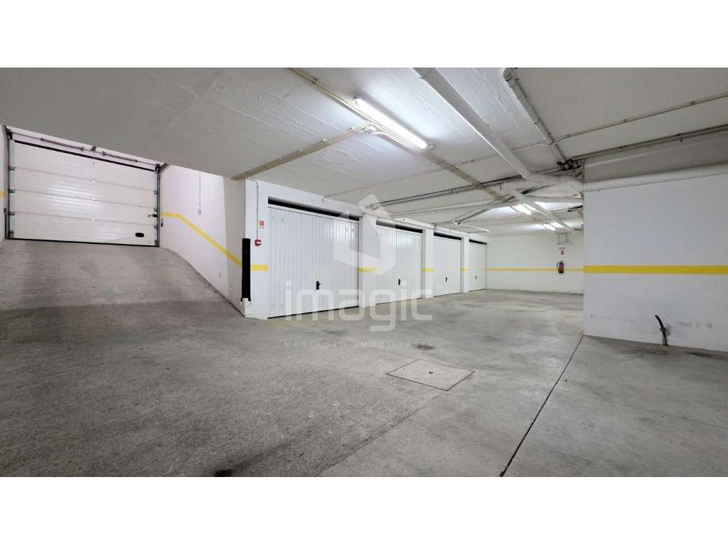 Apartamento T3 Duplex, com duas salas, usado na Malveira-32