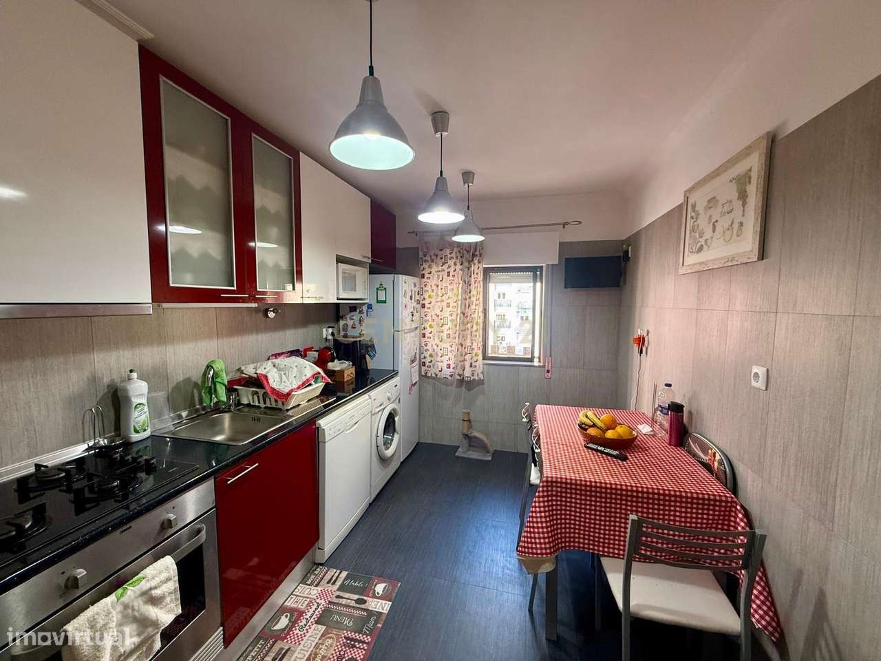 T3 com Excelente Localização – Mem Martins-12