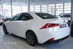 Lexus IS 300h - 6