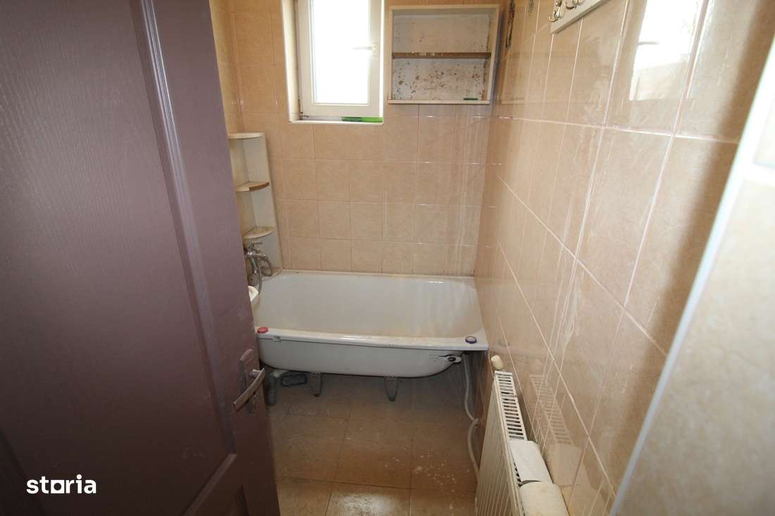 Vând apartament cu 2 camere în Hunedoara, zona Stadion, 38mp, et. 4...-2