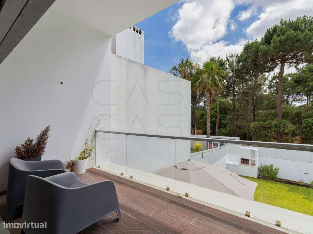 Exclusiva Moradia T4 com garagem, piscina e jacuzzi, rodeada por na...-20
