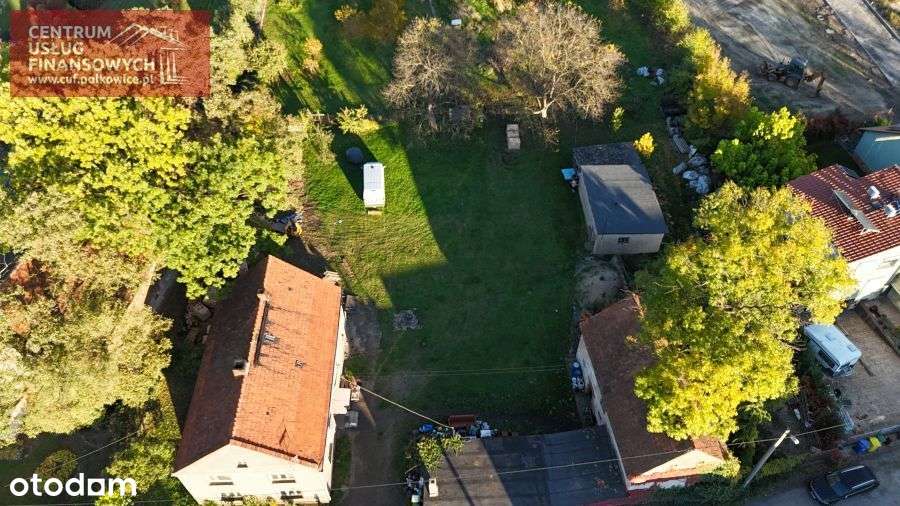 Działka budowlana z domem i zabudowaniami gospodar-0