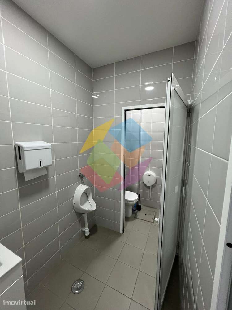 Pavilhão Empresarial Pronto a Utilizar – Fiães!-18