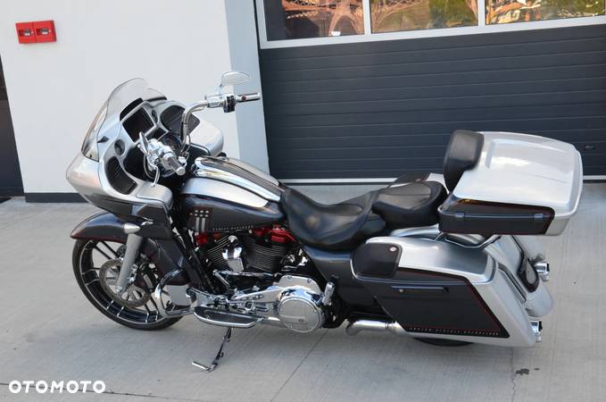 Harley-Davidson Touring Road Glide - 20