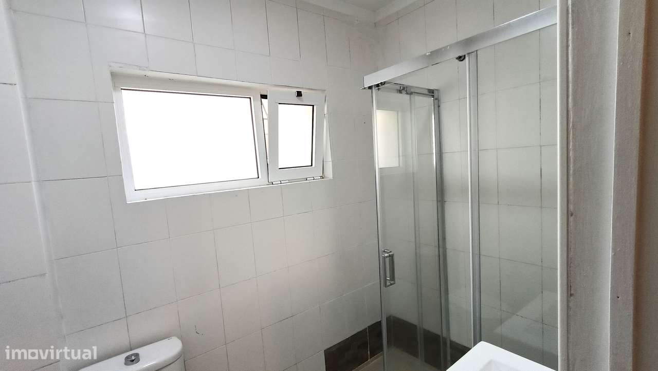 3 Assoalhadas | 3 frentes, boa localização-13