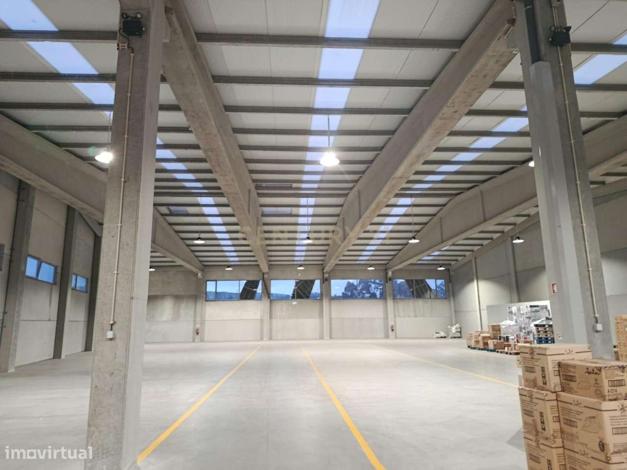 Pavilhão Comercial à Venda no Centro Empresarial de Paredes - Grande imagem: 2/19