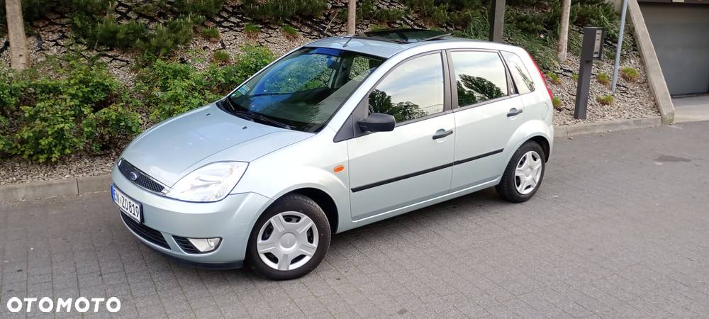 Ford Fiesta 1.4 Ghia - 26