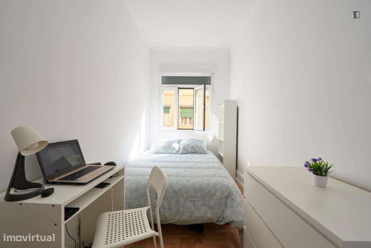 Quarto - localizado em Marquês de Pombal Lisbon - Grande imagem: 3/6