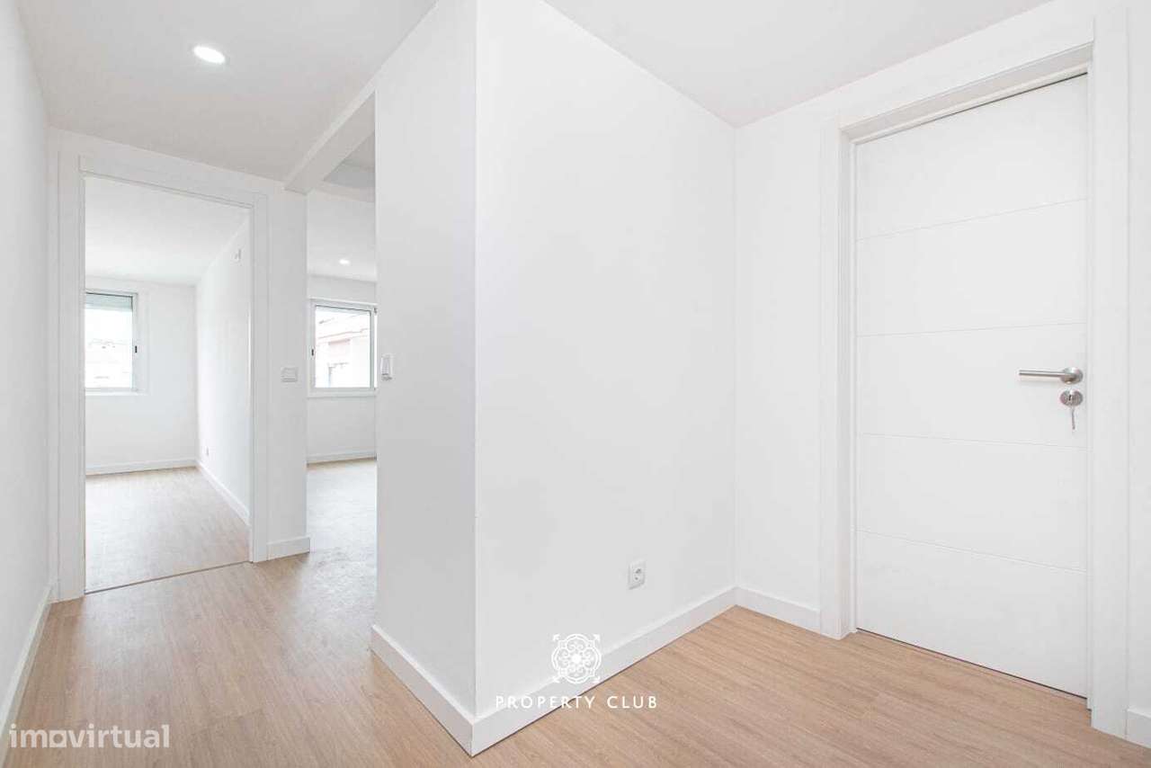 Apartamento T3 em fase de remodelação em Queluz-19