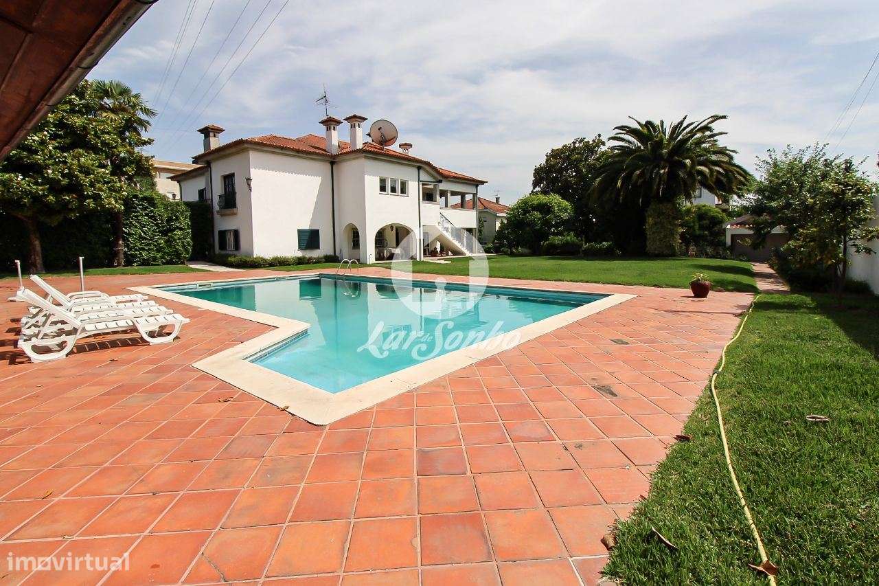 Moradia com 5 quartos, piscina e garagem fechada para 3 carros em V... - Grande imagem: 3/26