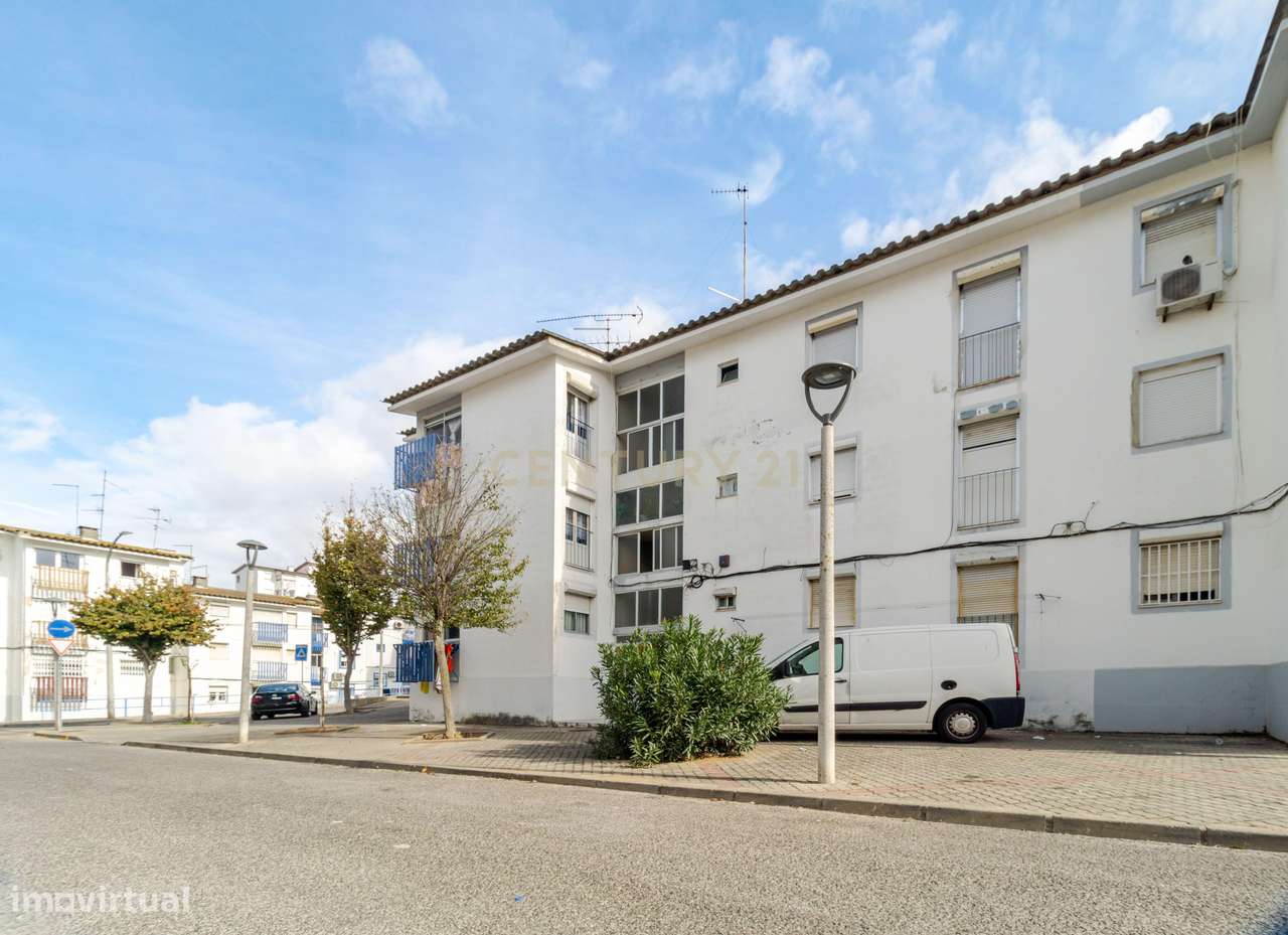 Apartamento T3 em Setúbal  e Boa Exposição Solar-0