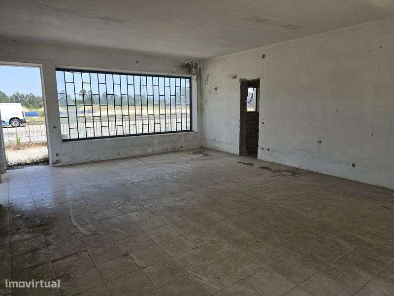 Imovel para comercio com terreno em frente a antiga famel - Grande imagem: 5/12