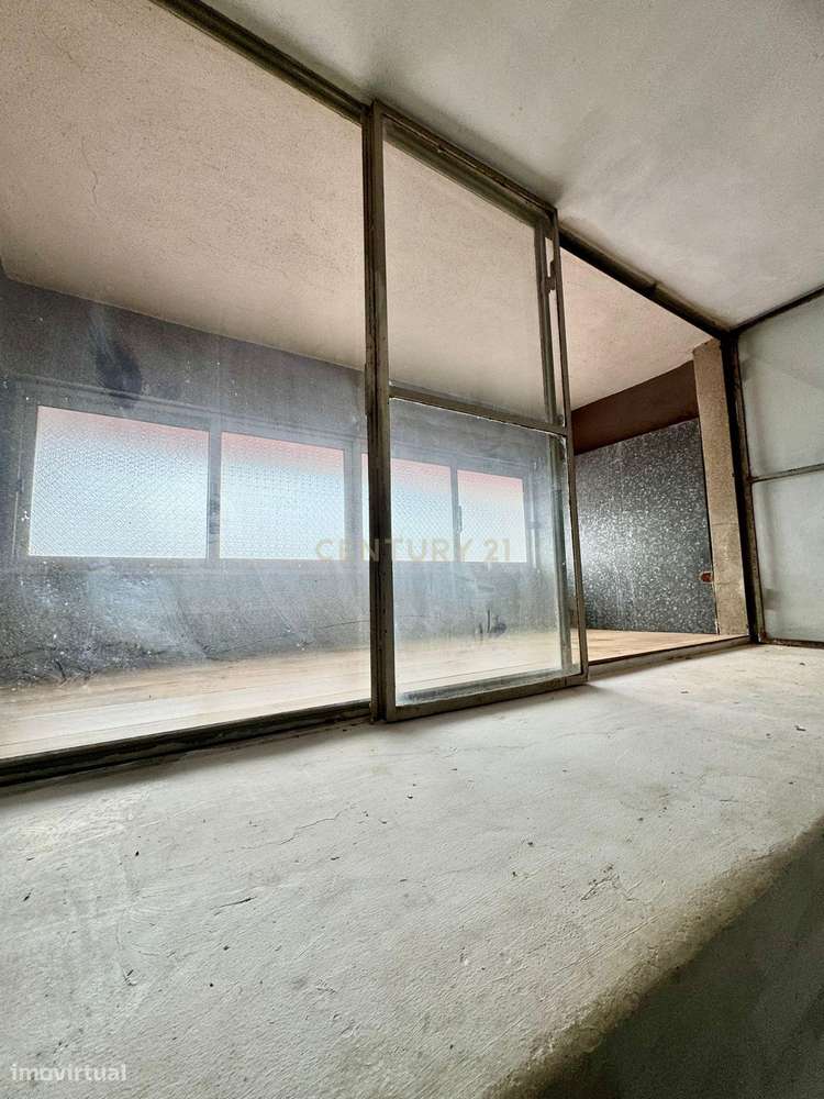 Loja para venda na Reboleira-3