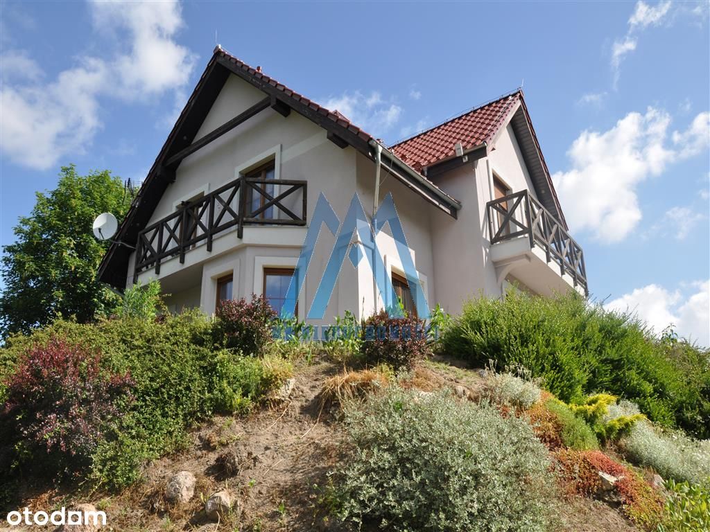 Uroczy dom nad jeziorem w okolicy Międzyrzecza
