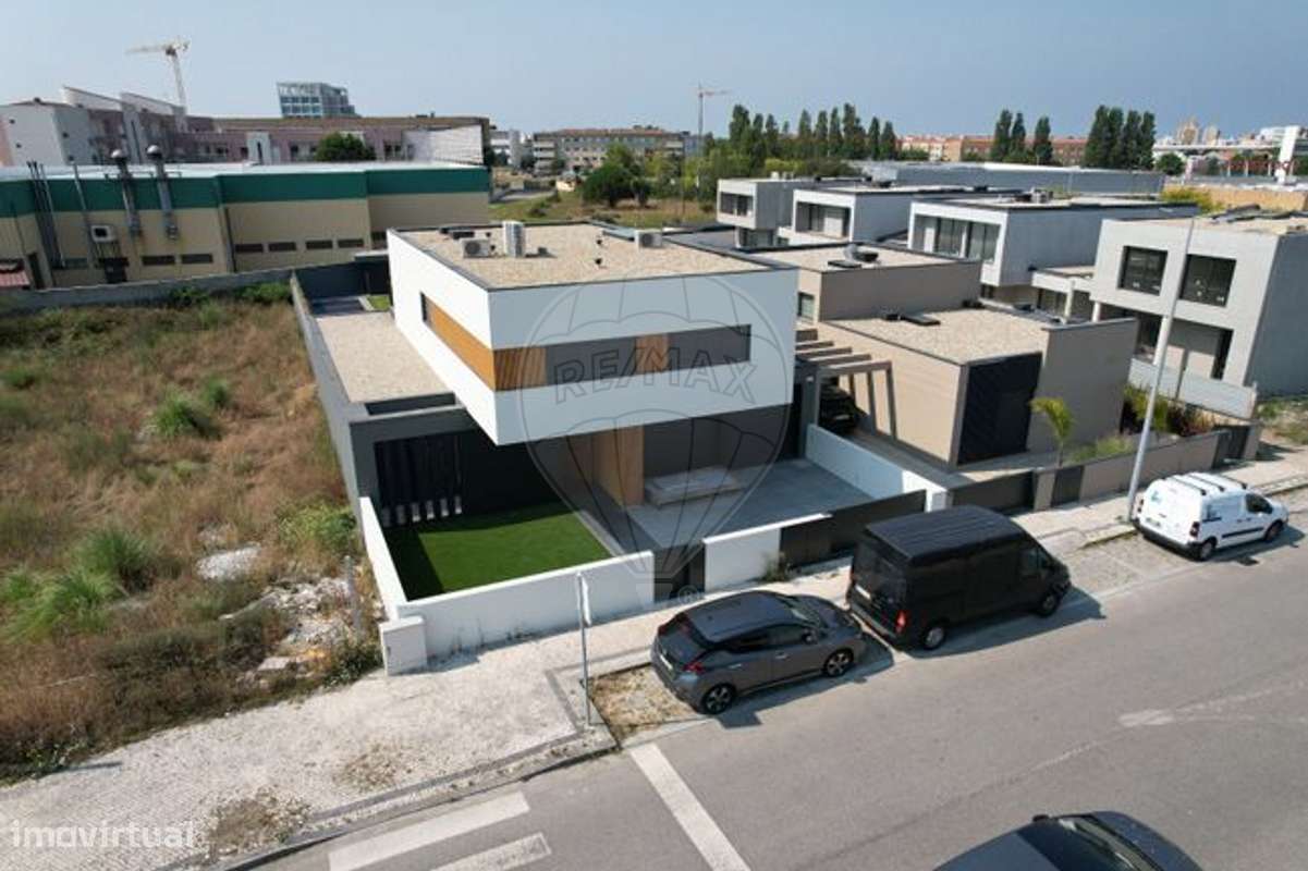 Moradia T5 para venda - Grande imagem: 3/25