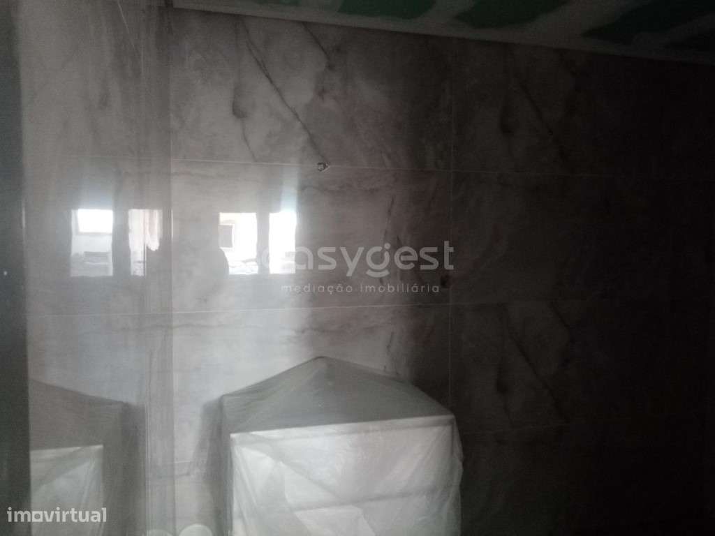 Apartamento T2 na cidade da Covilha, com excelente localização - Grande imagem: 2/4