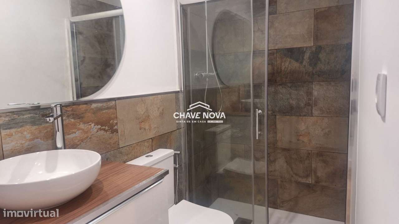 Moradia Geminada T1 totalmente remodelada no Porto - Grande imagem: 4/15