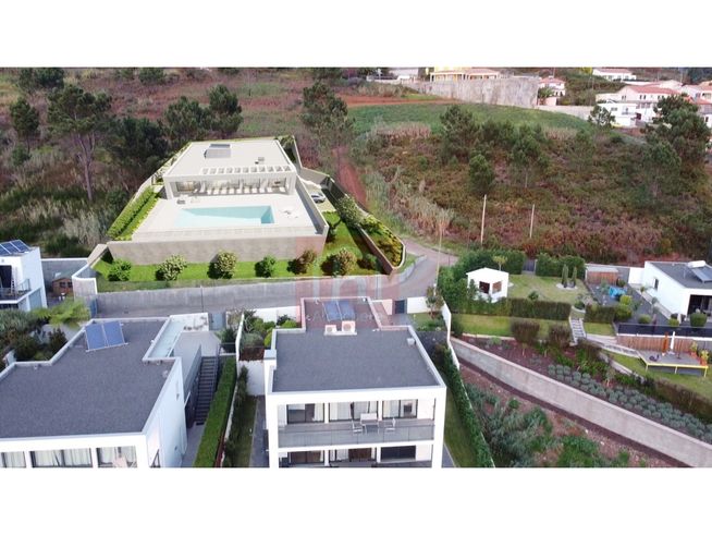 Terreno Urbano com 1.070 m2 na Achada, Prazeres-2