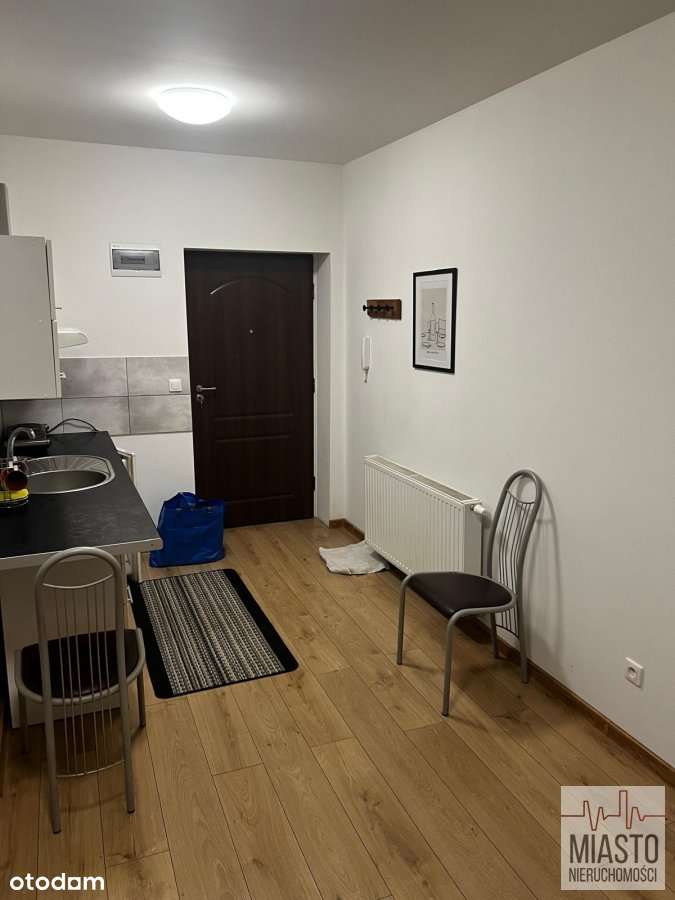 Kawalerka po remoncie - atrakcyjna lokalizacja.-5