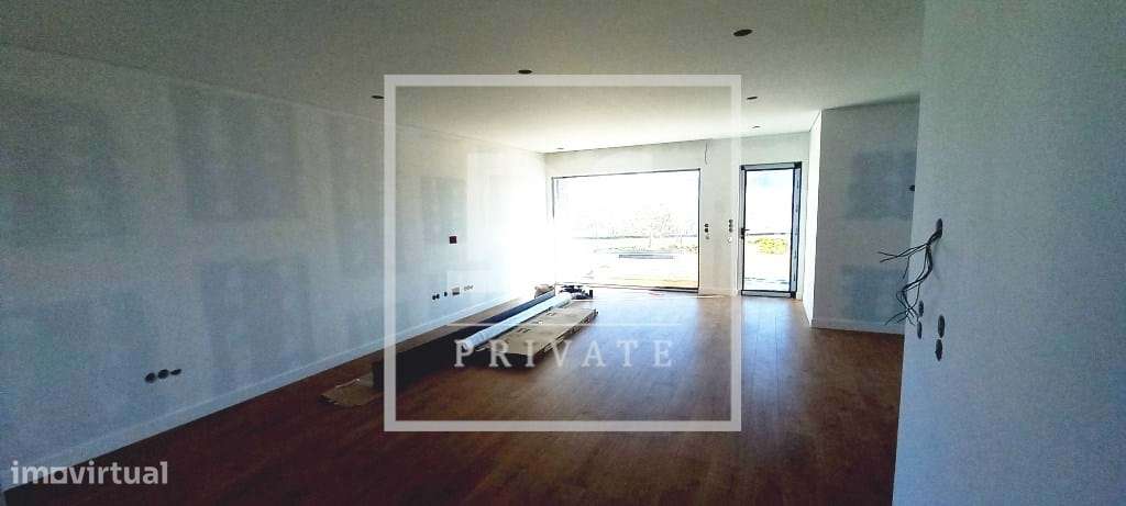 Moradia T4 de Arquitetura Moderna na Igreja Nova - Mafra com piscina e - Grande imagem: 4/60