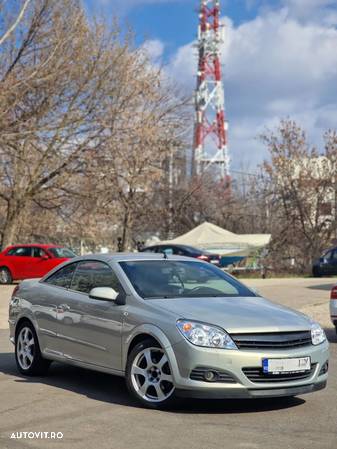 Opel Astra Twintop 1.6i Cosmo - 2