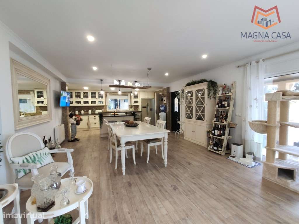 Luxuosa Quinta T3 com piscina e amplo terreno em Terrugem, Sintra -... - Grande imagem: 5/60