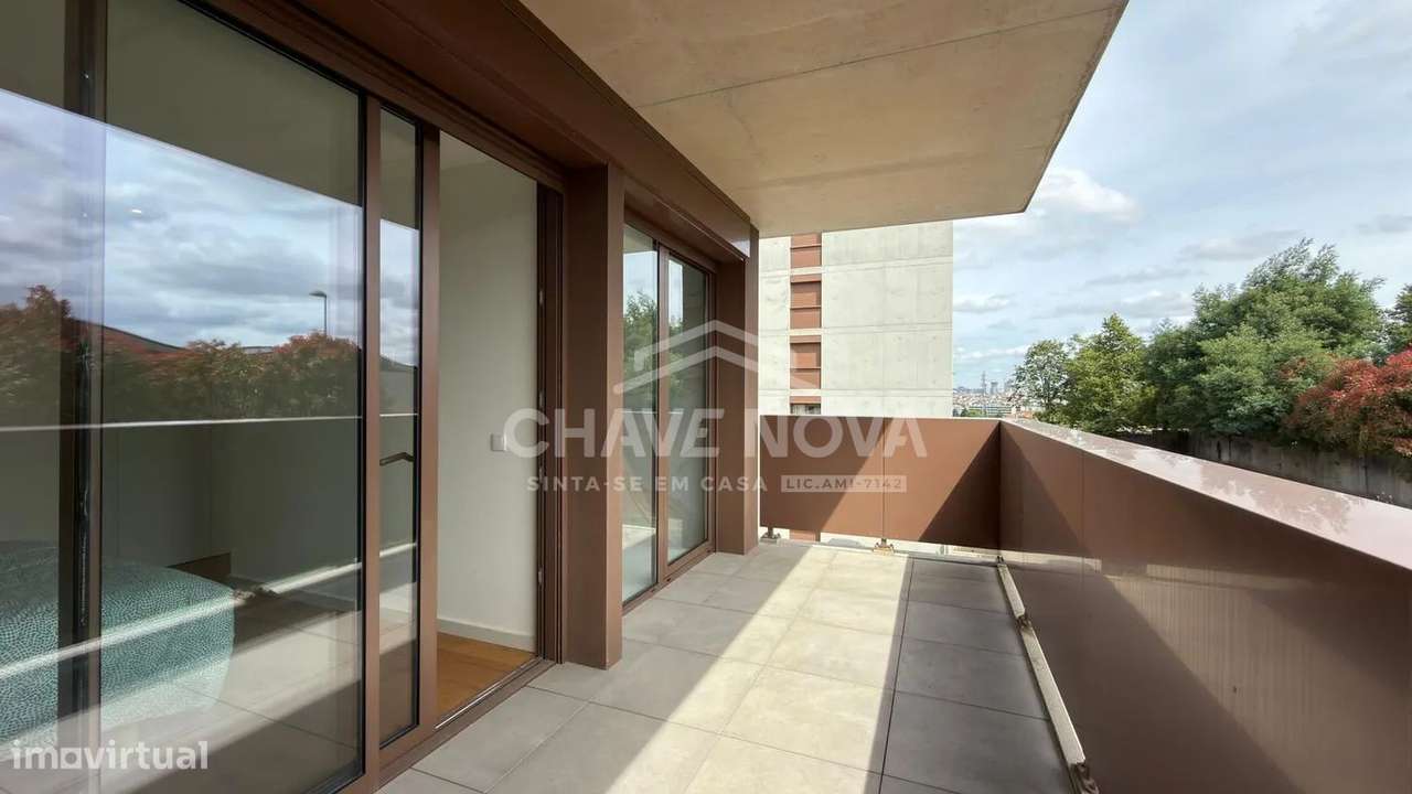 Apartamento T3 Novo c/ 2 Lugares de Garagem em Oliveira do Douro-0