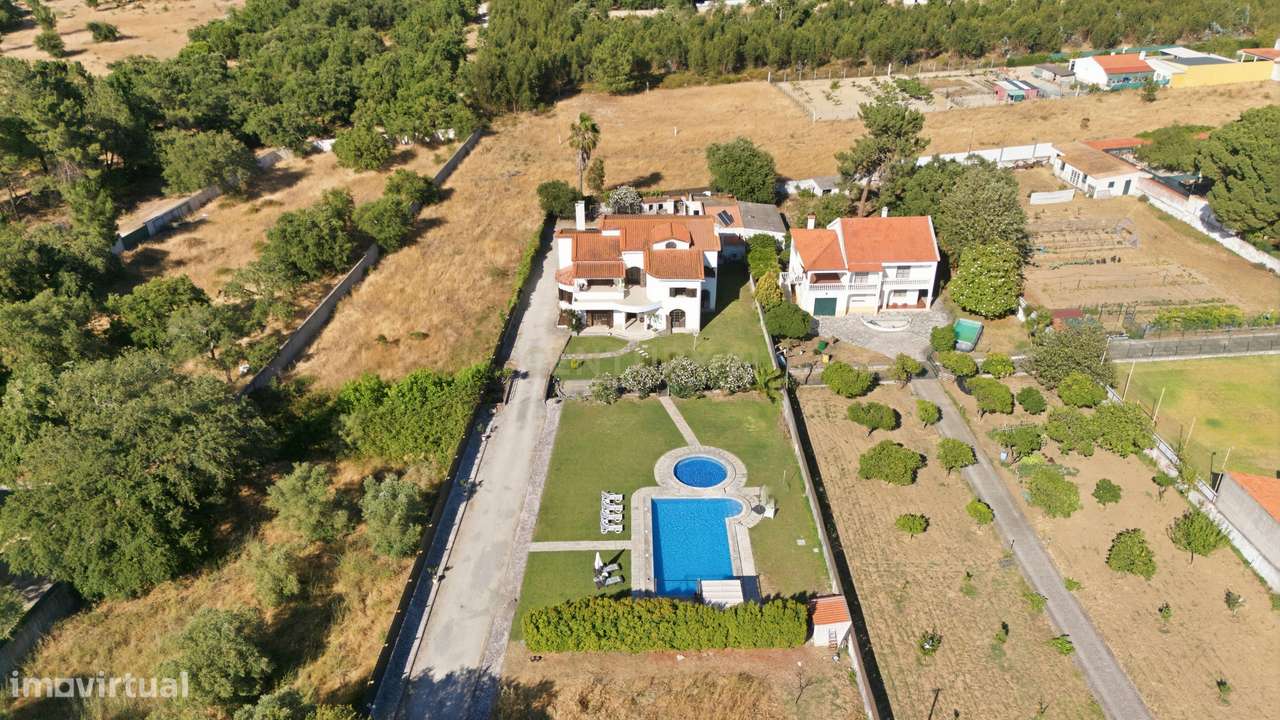 Quinta de Charme em Palmela – Renovada, Espaçosa e Pronta a Viver-27