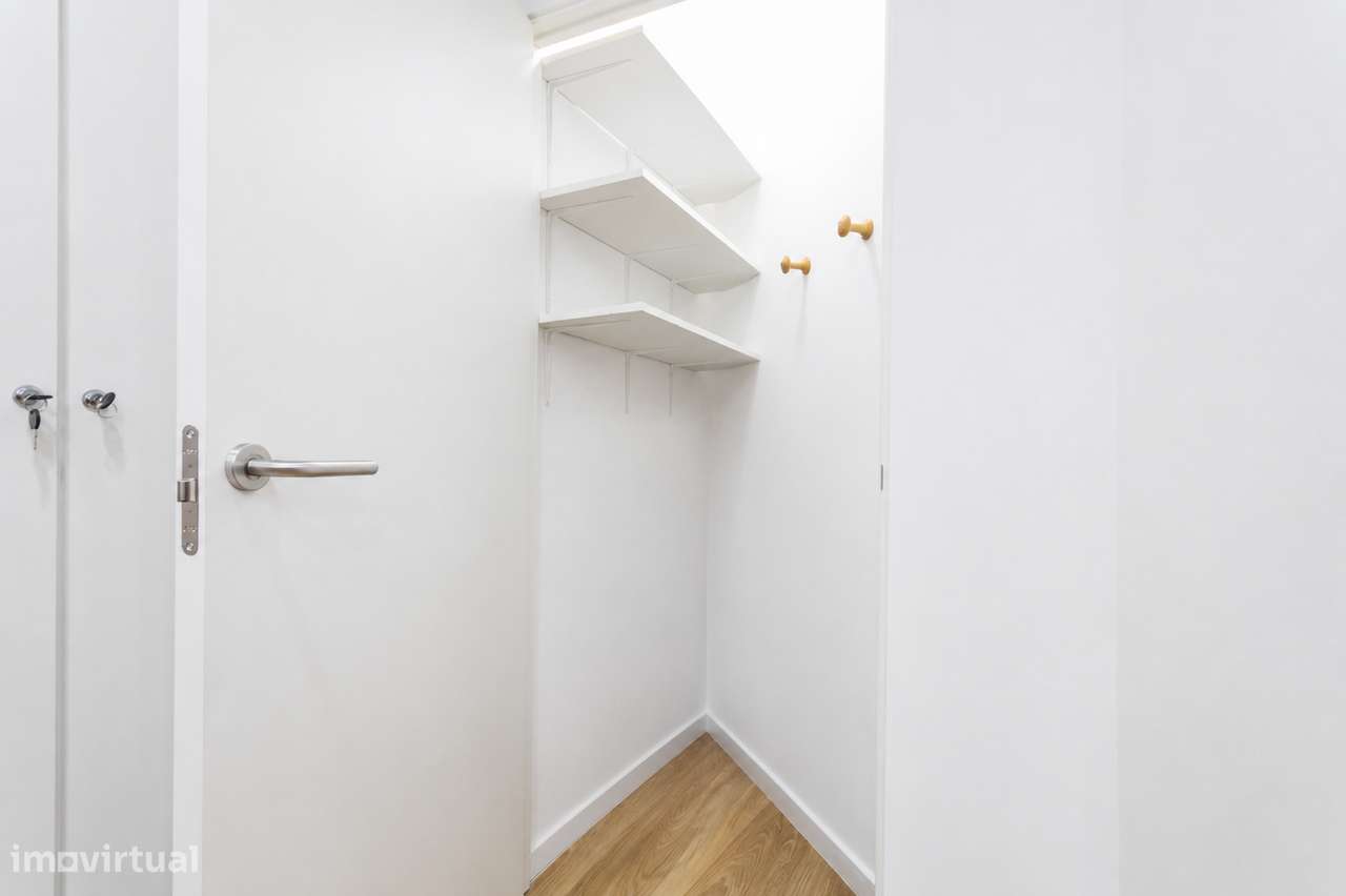 Espaço Comercial em Galeria Premium na Rua Mais Prestigiada de Lisboa,-11