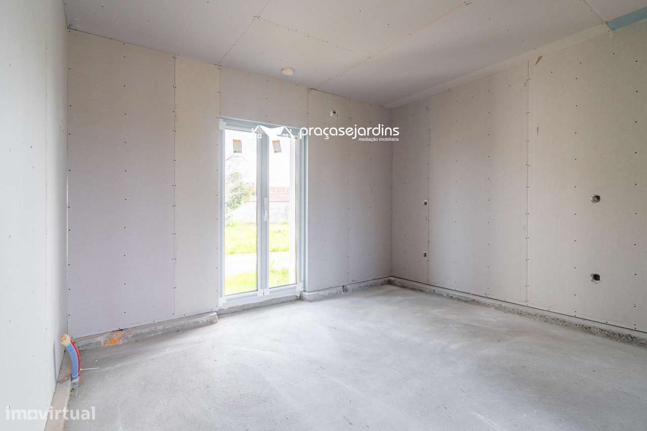 Moradia T3 térrea-11