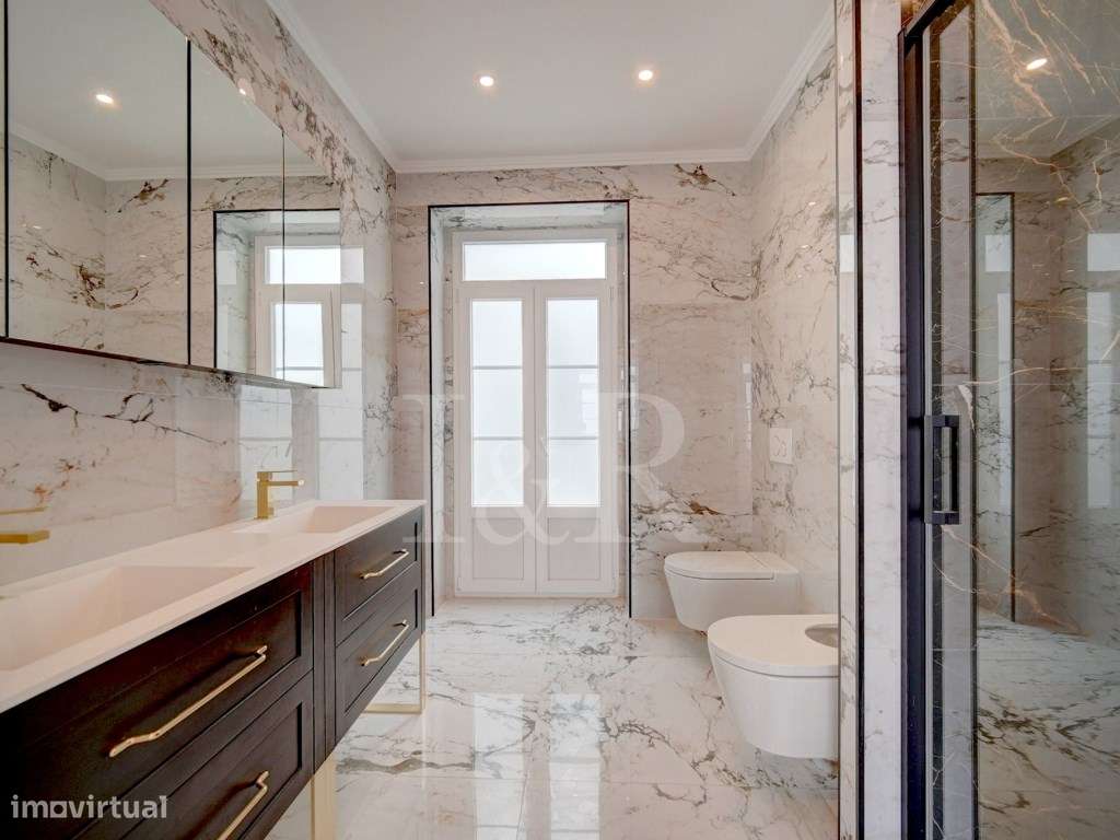 Apartamento T3 totalmente renovado no Chiado, Lisboa-11